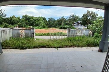 [Corner Lot] Rumah Semi-D Setingkat, Padang Midin (10km ke Bandar KT)