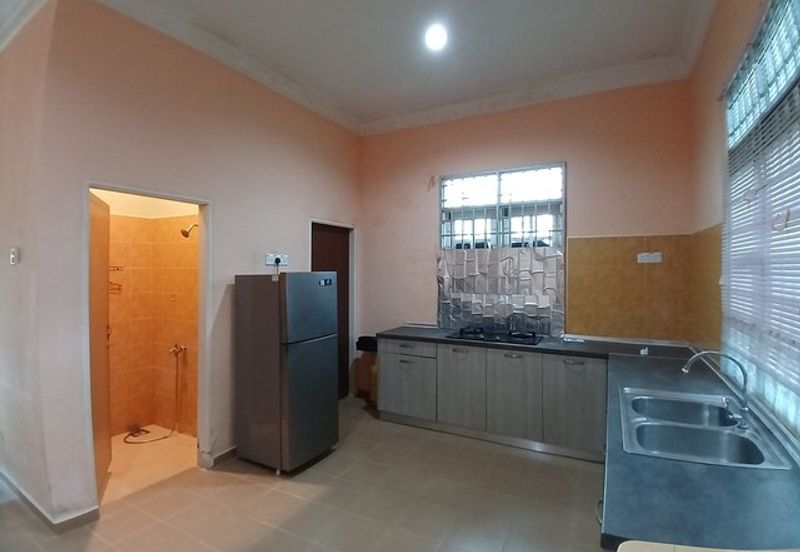 [Corner Lot] Rumah Semi-D Setingkat, Padang Midin (10km ke Bandar KT)