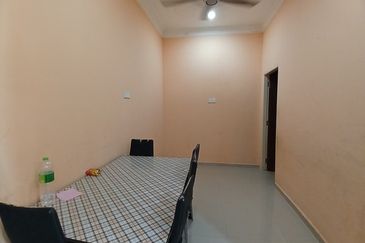 [Corner Lot] Rumah Semi-D Setingkat, Padang Midin (10km ke Bandar KT)