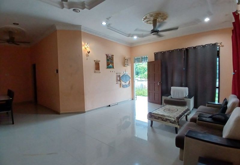 [Corner Lot] Rumah Semi-D Setingkat, Padang Midin (10km ke Bandar KT)