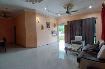 [Corner Lot] Rumah Semi-D Setingkat, Padang Midin (10km ke Bandar KT)