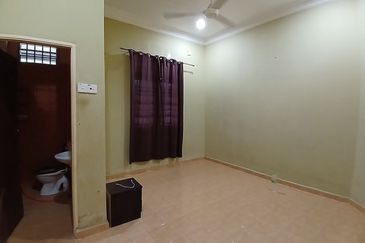 [Corner Lot] Rumah Semi-D Setingkat, Padang Midin (10km ke Bandar KT)