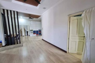 Banglo Moden & Luas, 5 Bilik, Kg Bukit Payong