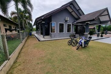 Banglo Moden & Luas, 5 Bilik, Kg Bukit Payong