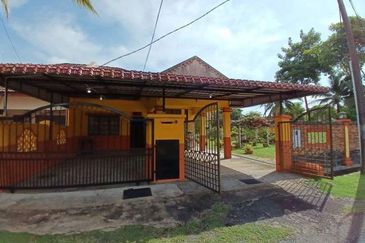 SemiD Corner Lot Tanah Luas, Paka, Dungun, Terengganu