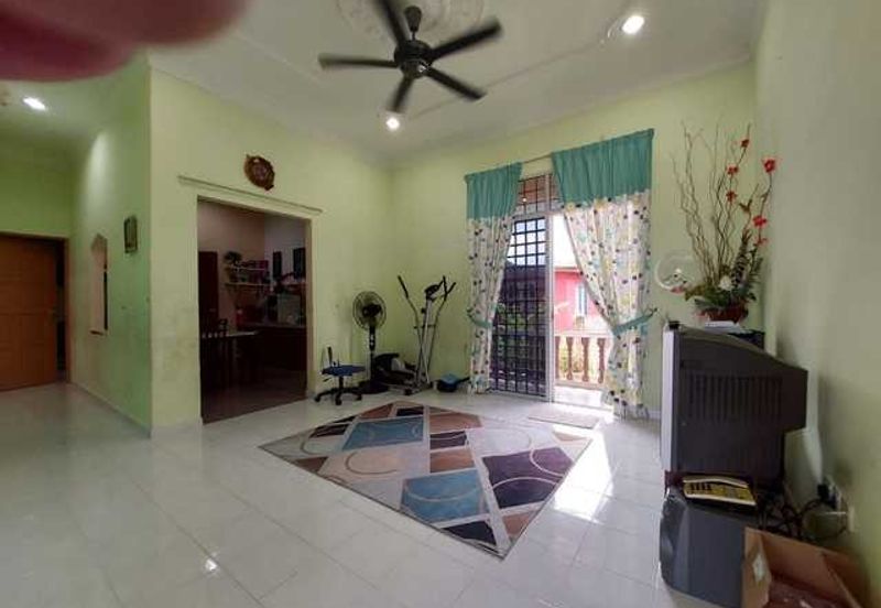 Banglo Strategik Kg Balai Besar, Dungun