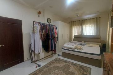 SEMI D TAMAN WIRA, PANTAI ROBINA