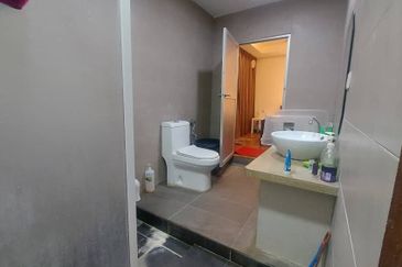 SEMI D TAMAN WIRA, PANTAI ROBINA