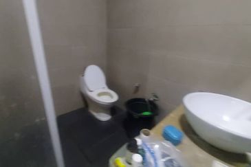 SEMI D TAMAN WIRA, PANTAI ROBINA