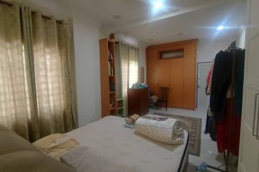 SEMI D TAMAN WIRA, PANTAI ROBINA