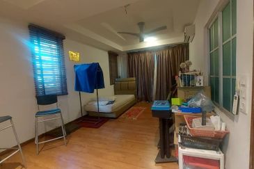 SEMI D TAMAN WIRA, PANTAI ROBINA