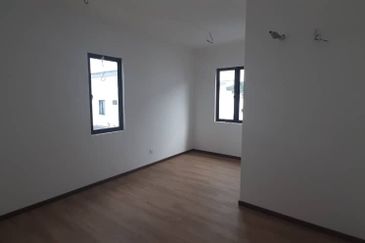 Sierra, Bukit Banyan