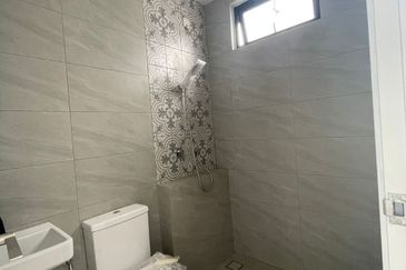 Sierra, Bukit Banyan