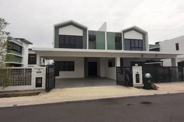 Sierra, Bukit Banyan