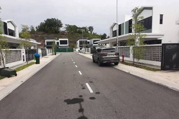 Sierra, Bukit Banyan