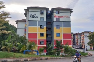 Astana Alam Apartment