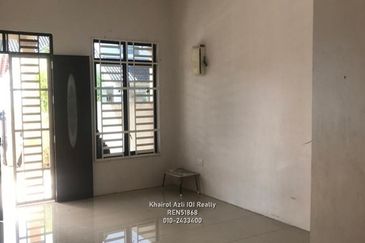 Semi D House, Kg Baru Batu 7, Dungun (5 minutes to Dungun Politeknik)