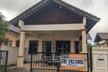 Semi D House, Kg Baru Batu 7, Dungun (5 minutes to Dungun Politeknik)