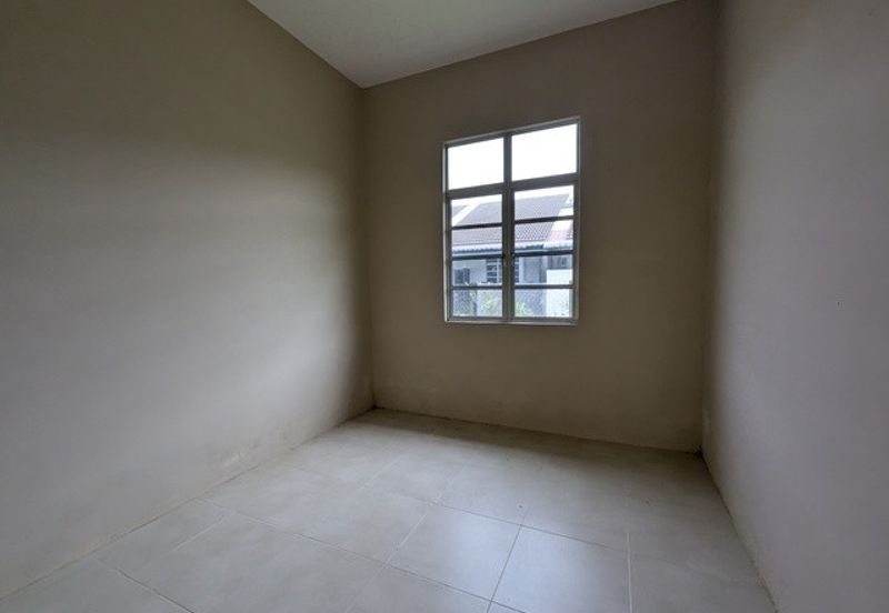 Banglo Kampung Nyior, Paka 