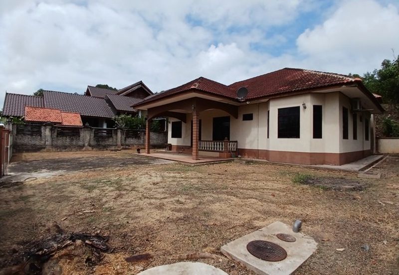 Banglo Tanah Luas Kg Paya Datu, Kuala Nerus