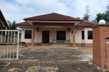 Banglo Tanah Luas Kg Paya Datu, Kuala Nerus