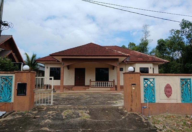 Banglo Tanah Luas Kg Paya Datu, Kuala Nerus