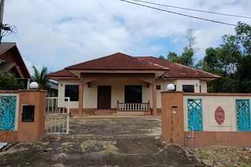 Banglo Tanah Luas Kg Paya Datu, Kuala Nerus