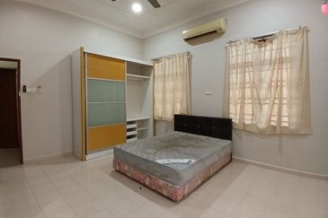 Banglo Tanah Luas Kg Paya Datu, Kuala Nerus