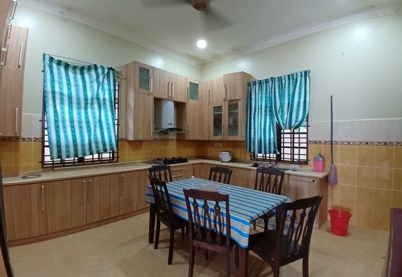 Banglo Tanah Luas Kg Paya Datu, Kuala Nerus