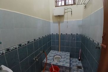 Banglo Tanah Luas Kg Paya Datu, Kuala Nerus