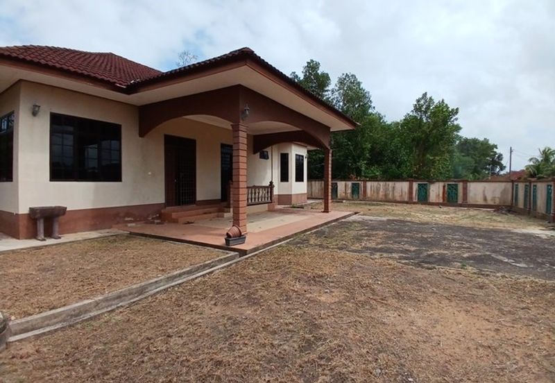 Banglo Tanah Luas Kg Paya Datu, Kuala Nerus