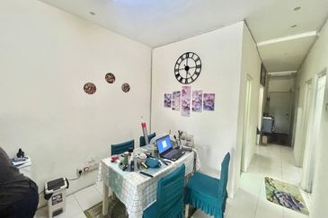 Residensi Bistaria, Ukay Bistari