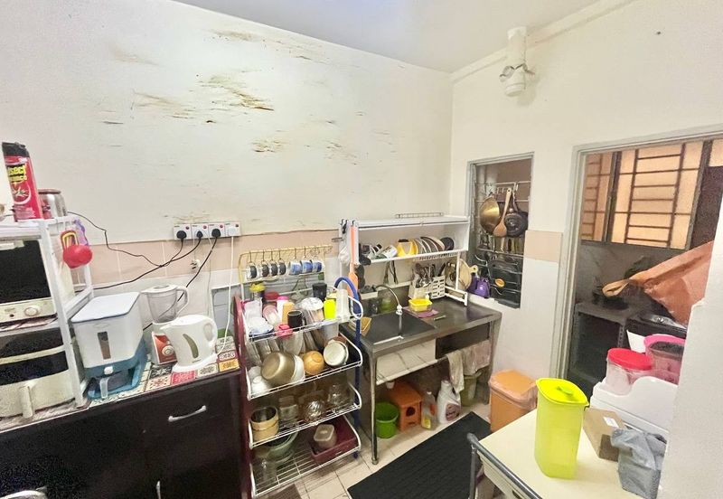 Residensi Bistaria, Ukay Bistari