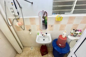 Residensi Bistaria, Ukay Bistari