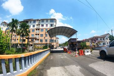 Laman Suria e-Resort Apartment
