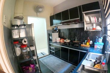 Laman Suria e-Resort Apartment