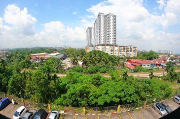 Laman Suria e-Resort Apartment