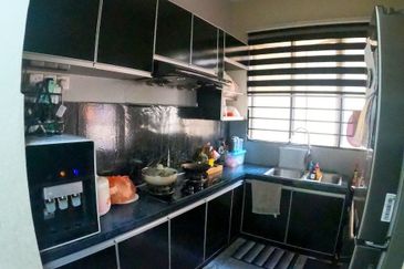 Laman Suria e-Resort Apartment