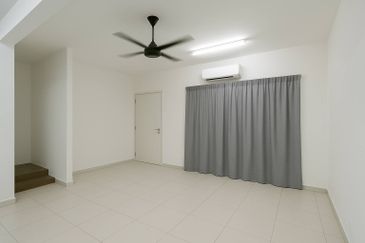 FURNISHED Double Storey Casa View Cybersouth