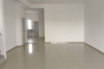 READY MOVE IN Double Storey Arowana Lenggeng 