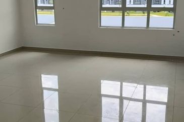 READY MOVE IN Double Storey Arowana Lenggeng 