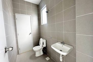 READY MOVE IN Double Storey Arowana Lenggeng 