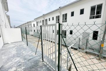 READY MOVE IN Double Storey Arowana Lenggeng 