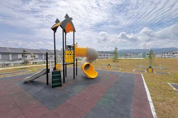 READY MOVE IN Double Storey Arowana Lenggeng 