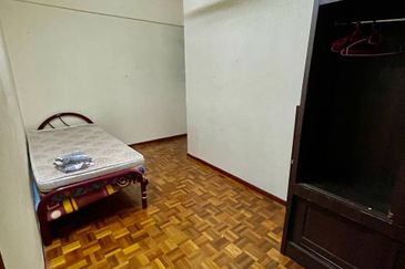 Tasik Heights Apartment