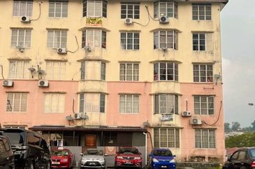 Desa Temenggong Apartment