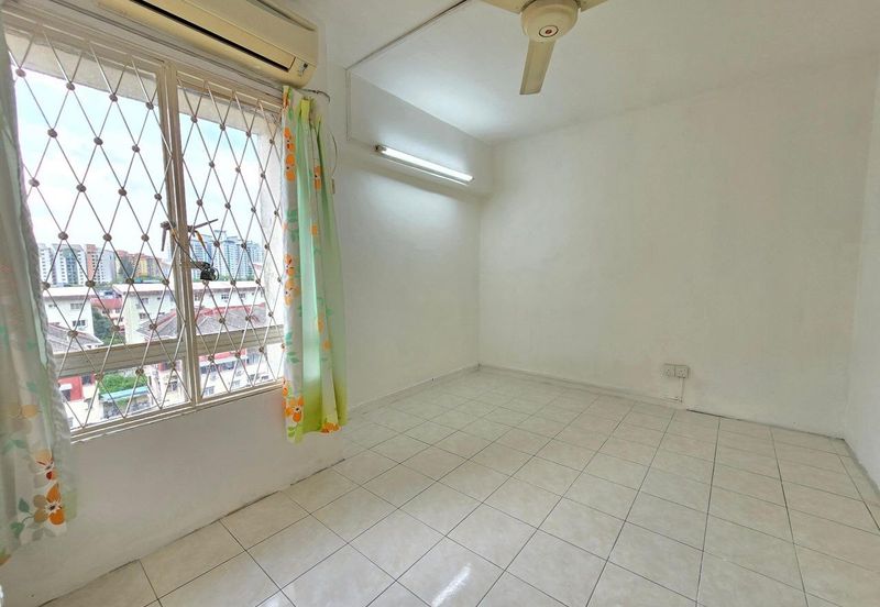 Le Jardin Condominium