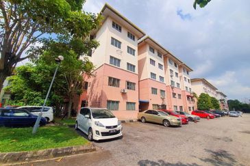 Apartment Mawar, Taman Sutera