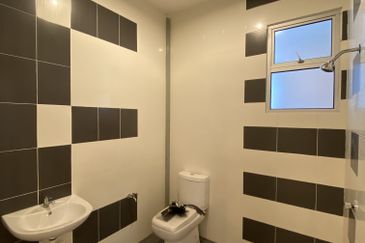 Royale Infinity @ Tambun Royale City