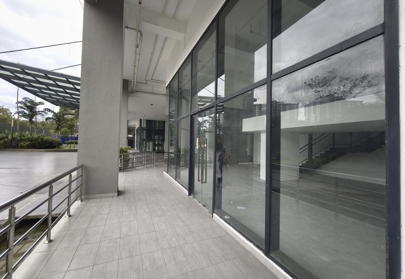 Q Avenue, Queensville